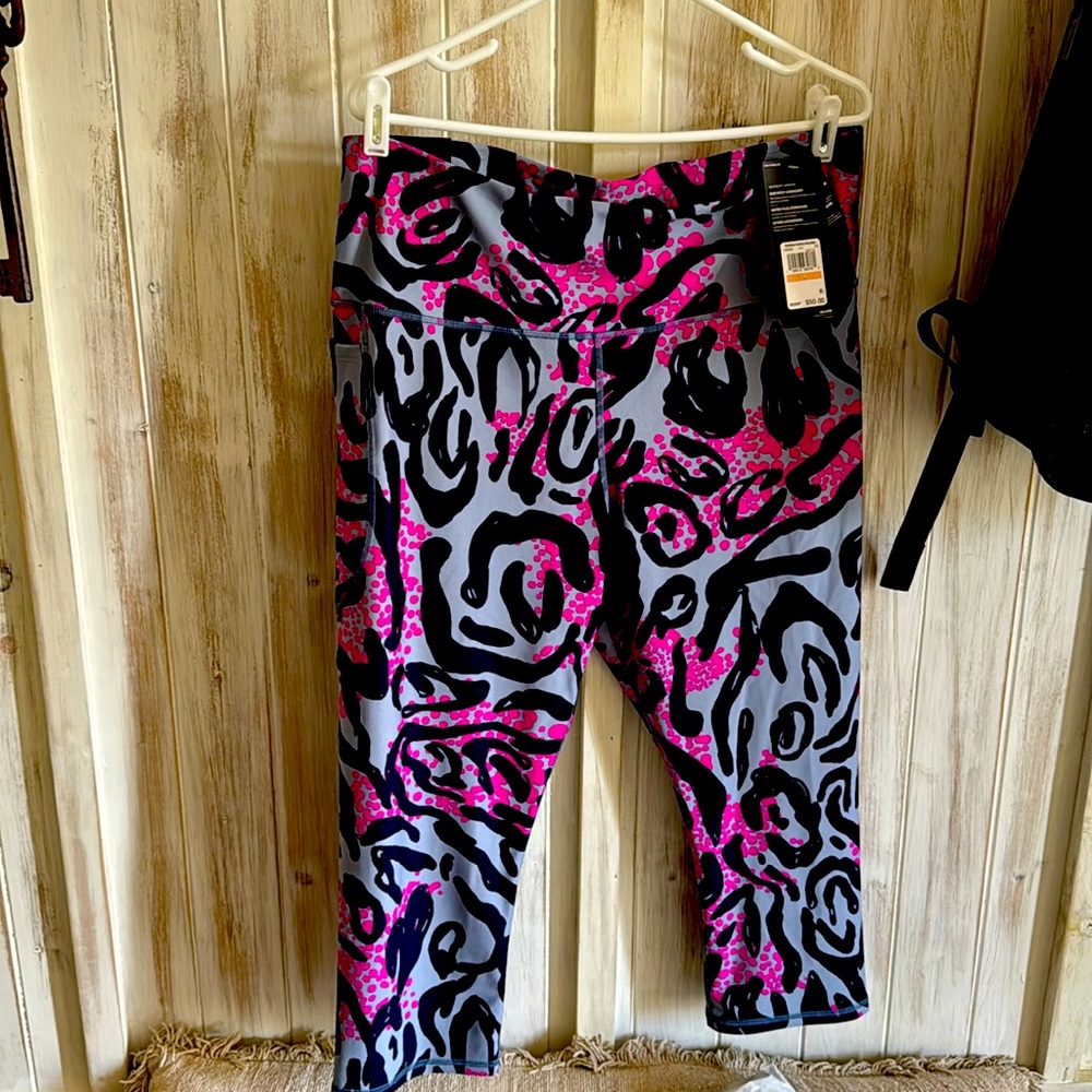 Under Armour compression high rise capri leggings